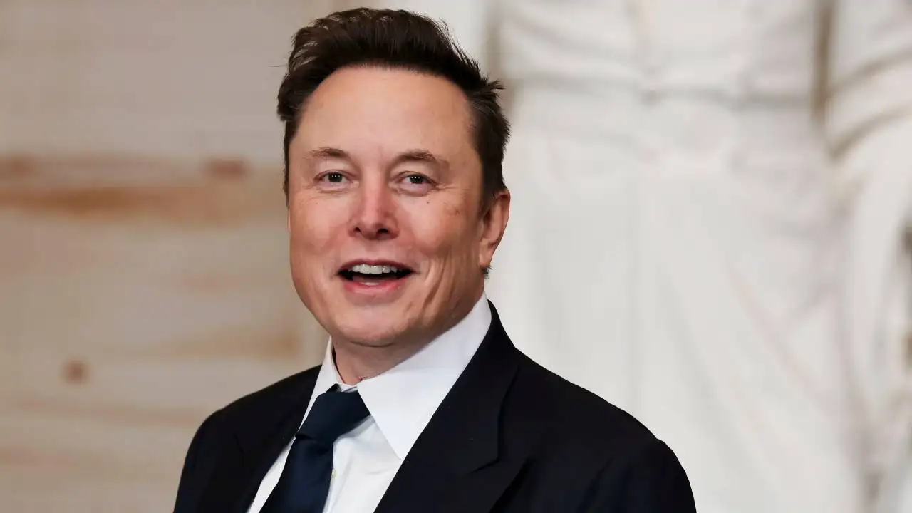 elon-musk-2025-worlds-richest-person news alert